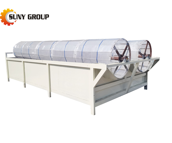 Pulp dewatering machine